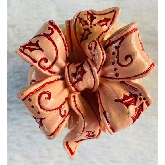 NWOT Christmas Wonderland Cake Holly Ribbon Bow Glitter Icing By Rainbow Inc. - Picture 3 of 8